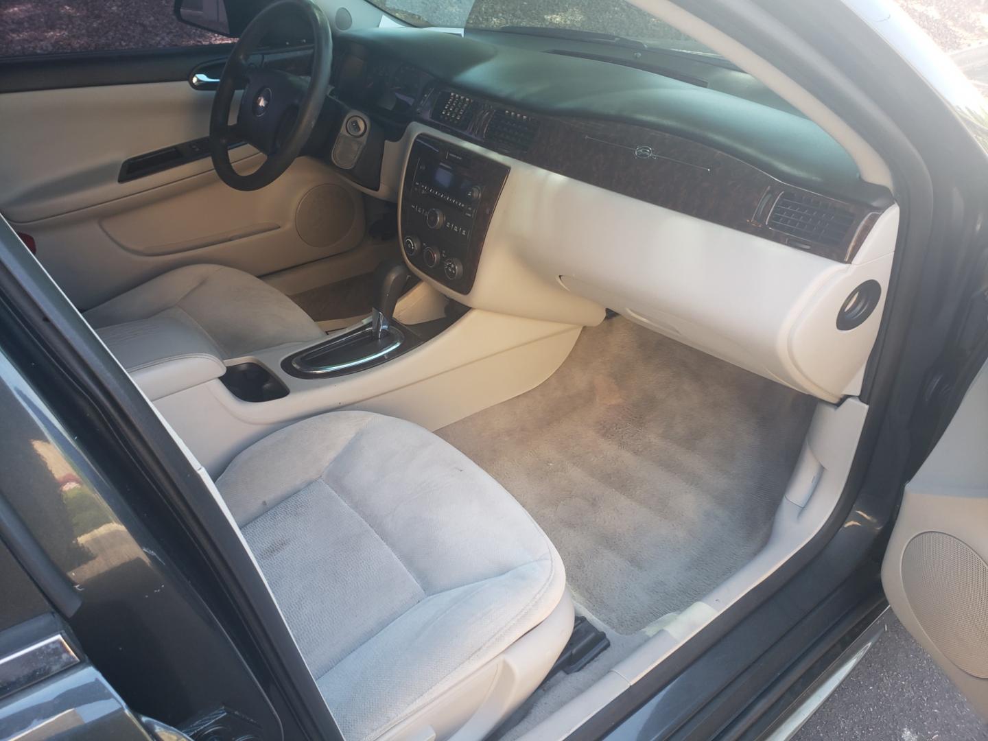 2014 /gray Chevrolet Impala ls fleet (2G1WA5E31E1) with an 3.6L V6 DOHC 24V engine, 6-Speed Automatic transmission, located at 323 E Dunlap Ave., Phoenix, AZ, 85020, (602) 331-9000, 33.567677, -112.069000 - 2014 Chevrolet Impala Limited LS,..... Ice cold A/C, No accidents, Power everything, Stereo/cd player, Phone sync, Bluetooth, Clean Gray interior with Gray cloth seats in near perfect condition, power windows, power door locks, clean Arizona title, Runs and Drives Excellent. Very clean inside and ou - Photo#13